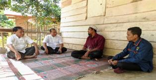 Pembinaan dan sosialisasi pemutakhiran DTKS ke Aparatur Pemerintah Desa dan Puskesos Dwijaya